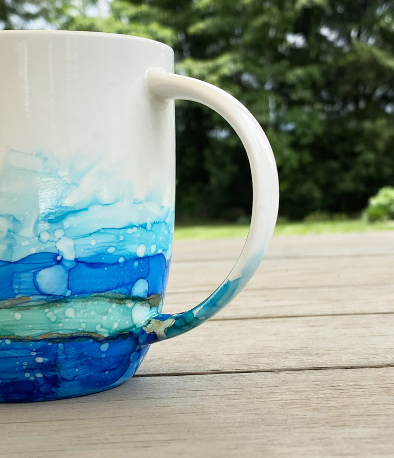 How to Create Alcohol Ink Art on Mugs For Beginners